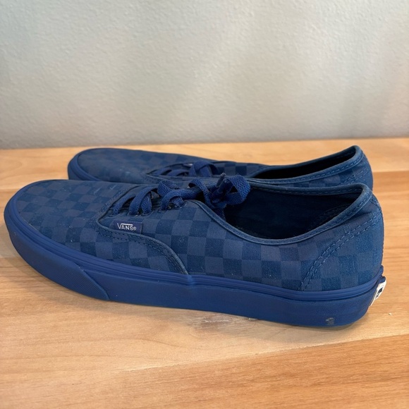 VANS Men's 9.5 Skateboard Classic True Blue Mono Checkered Skate Lace Sneakers - Picture 4 of 7